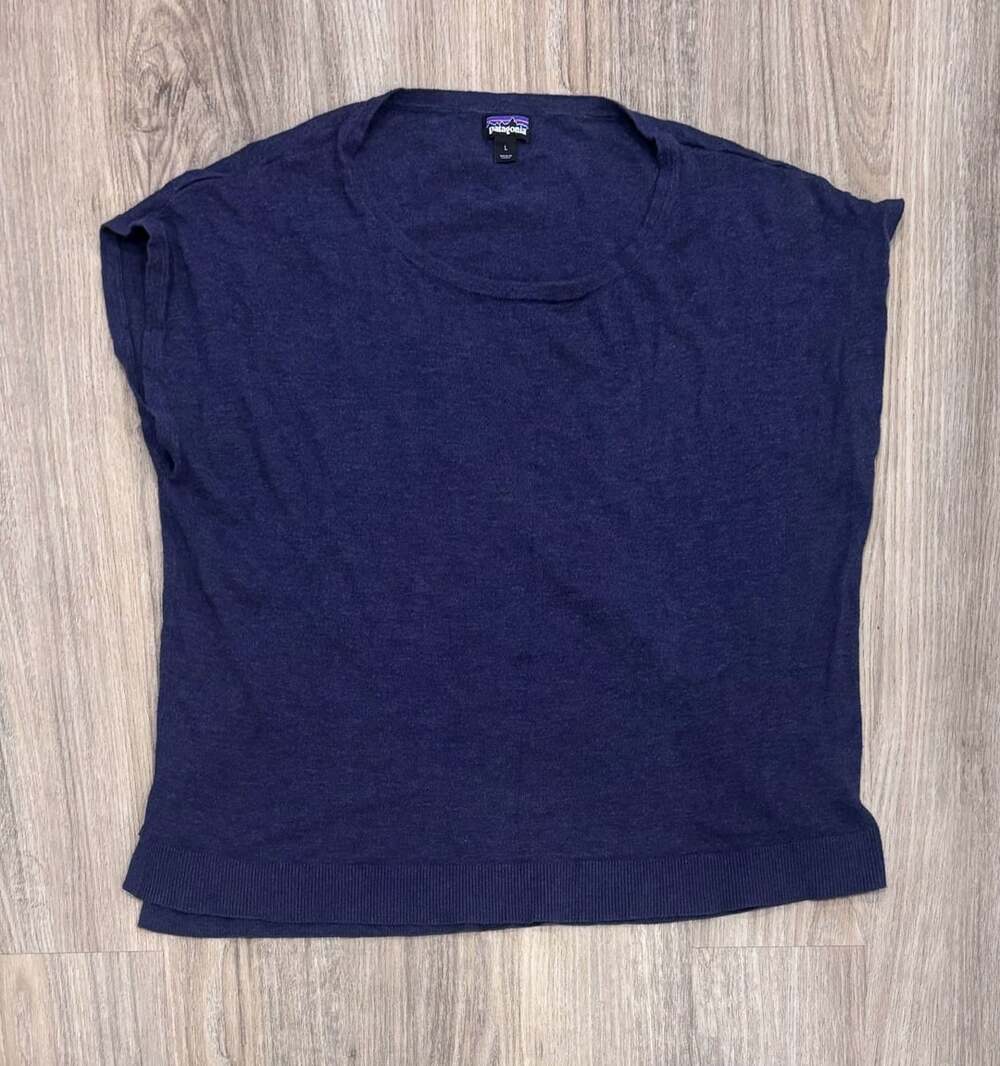 Women’s Patagonia Low Tide Top Size L Navy Blue Cotton Blend Short Sleeve Sweate